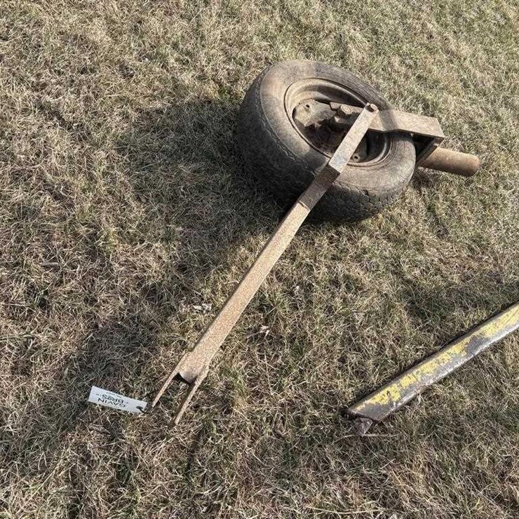 Swivel wheel off feeder wagon