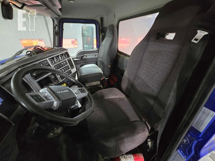 2020-mack-anthem-62t-image-9