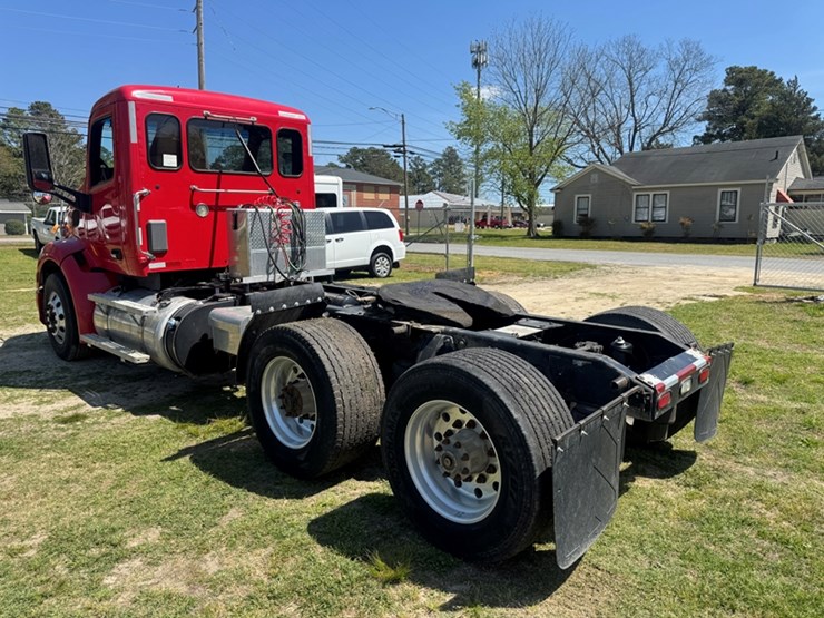 2014-peterbilt-579-image-5