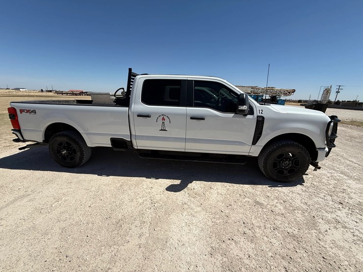 2023-ford-f250-image-5