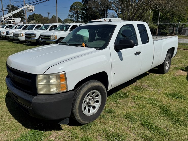2009-chevrolet-silverado-1500-ls-image-1