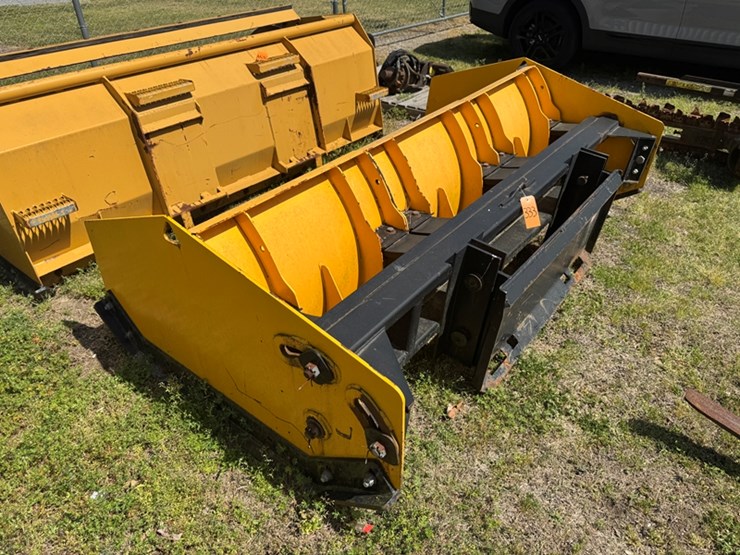 skid-steer-snow-plow-push-blade-image-4