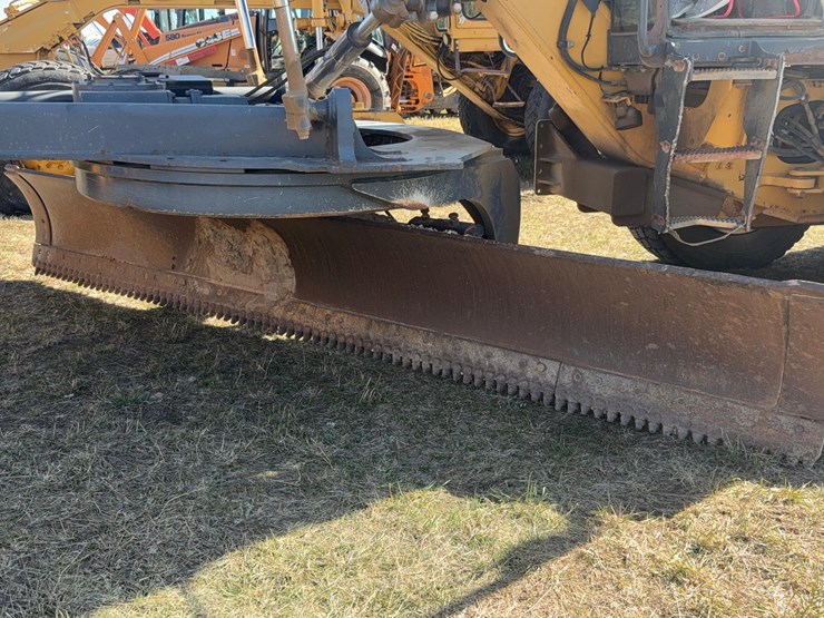 2018-deere-772g-image-23