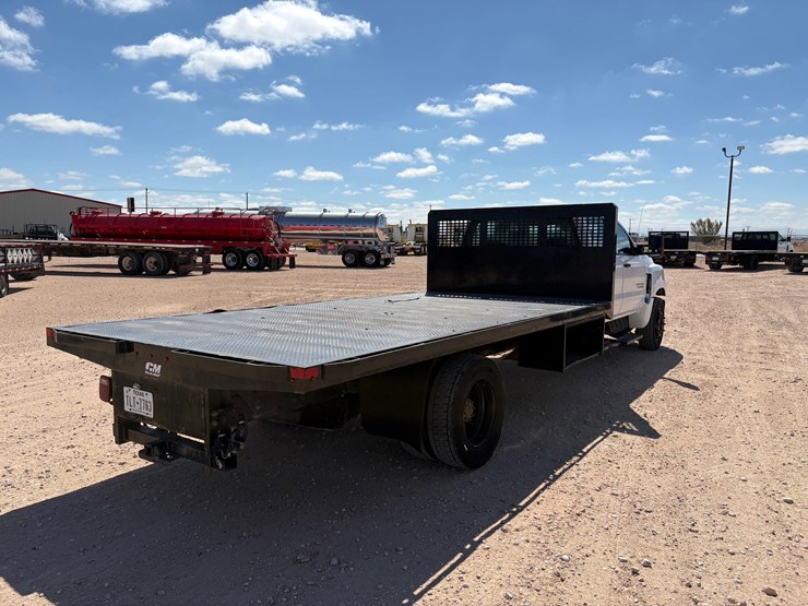 2022-chevrolet-silverado-6500hd-image-4