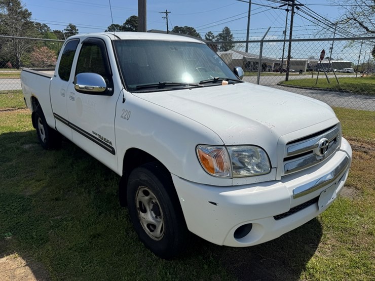 2006-toyota-tundra-sr5-image-2