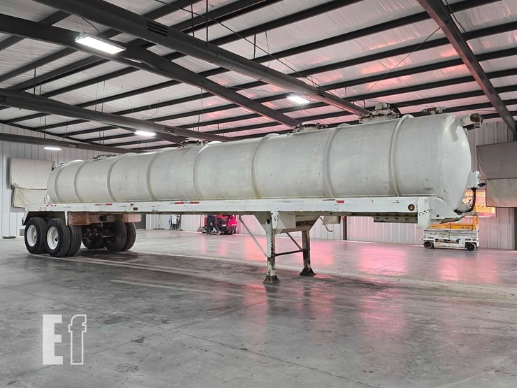 dragon-products-&-industries-vacuum-tank-trailer-image-2