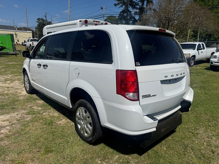 2019-dodge-grand-caravan-se-image-4