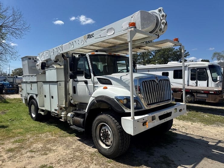 2011-international-7300-image-2