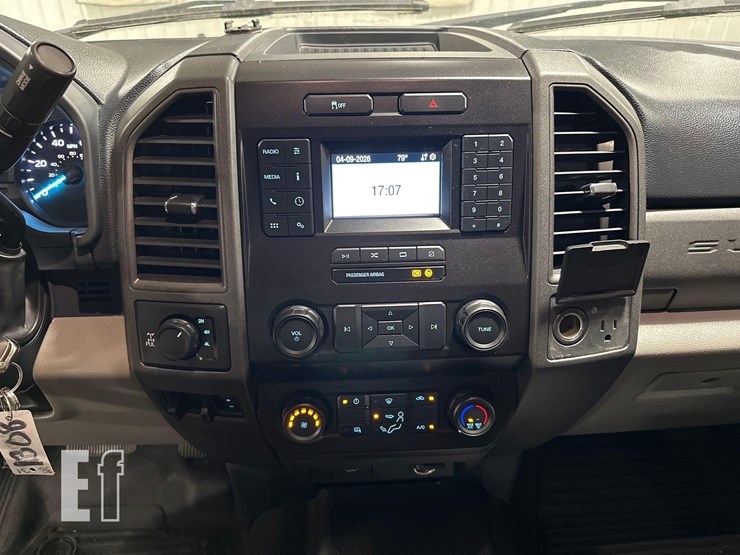 2022-ford-f350-image-23