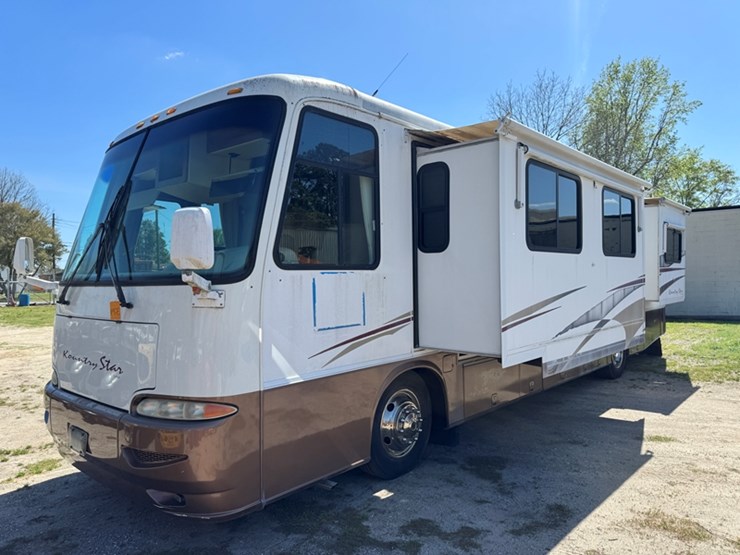 2002-freightliner-newmar-country-star-rv-5.9l-cummins-isb---auto-trans---xc-chassis-51,087-miles-image-1