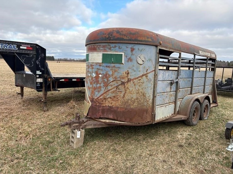tandem-axle-13'-cattle-trailer-image-1
