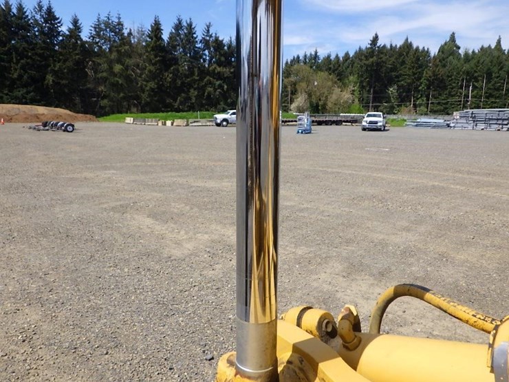 caterpillar-140h-image-27