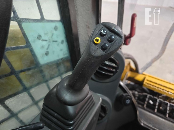 2023-caterpillar-289d3-image-17