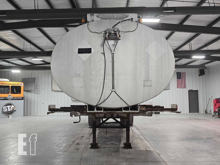 1974-trailmobile-tanker-image-7