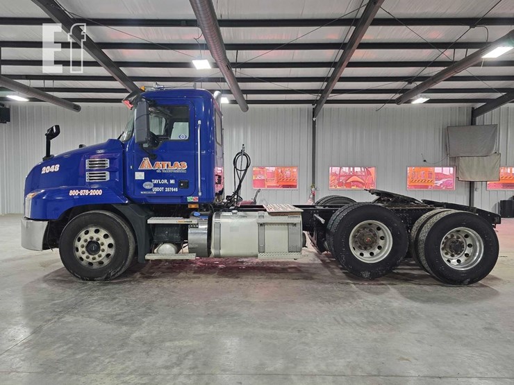 2020-mack-anthem-62t-image-5