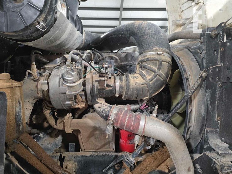 2004-mack-vision-cx613-image-25