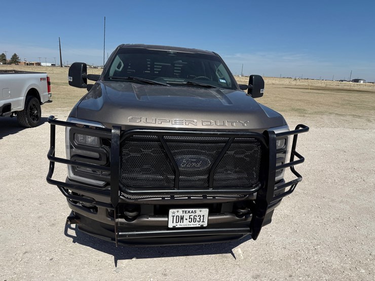 2023-ford-f250-image-3