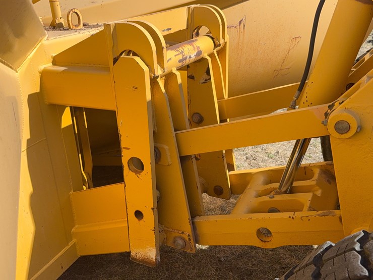 2018-deere-772g-image-17