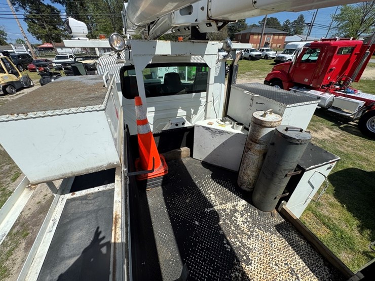 2011-international-7300-image-7