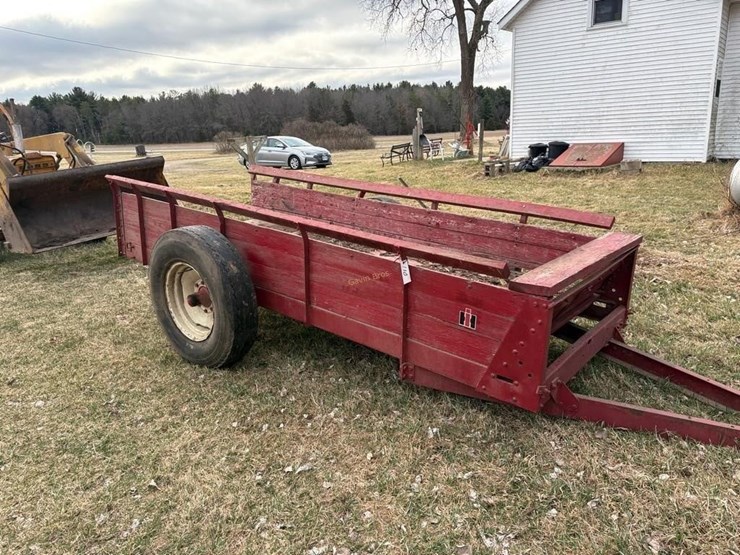 ih-wood-hauler-spreader-image-2