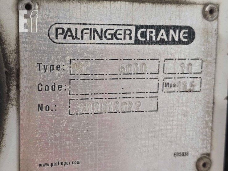 2012-freightliner-m2-106-image-11