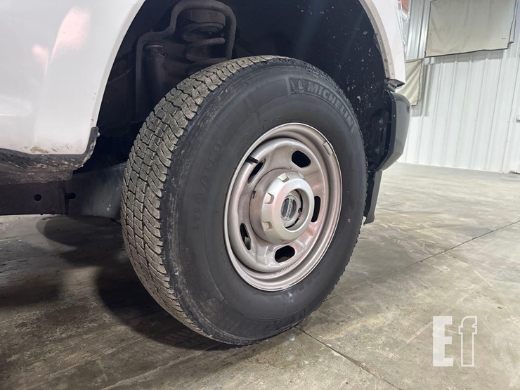 2022-ford-f350-image-31