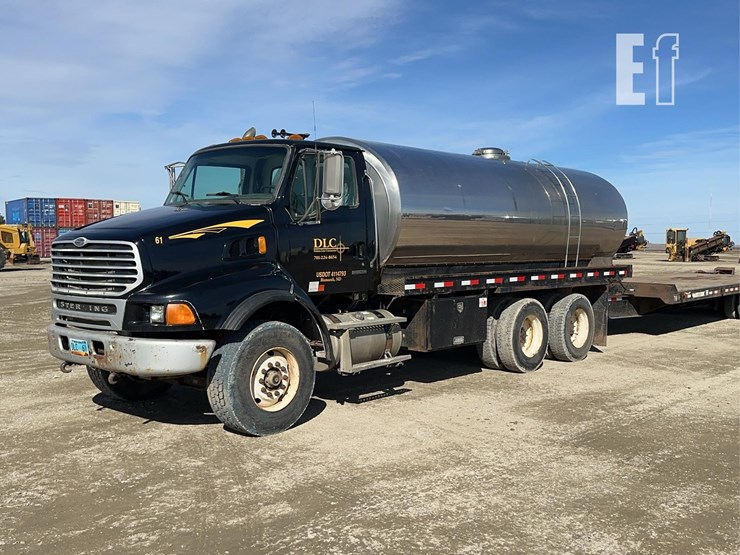 2005-sterling-lt9500-image-1