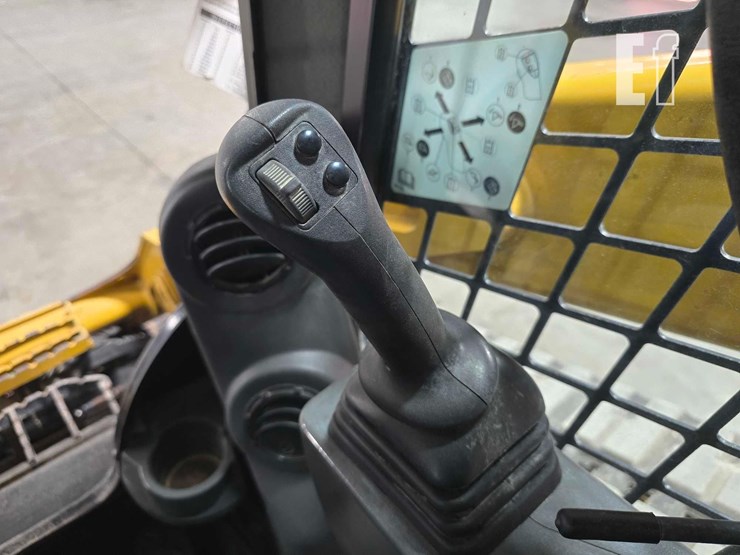 2022-caterpillar-289d3-image-16