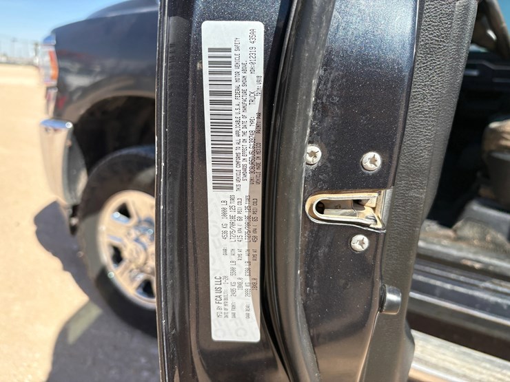 2020-dodge-2500-image-8