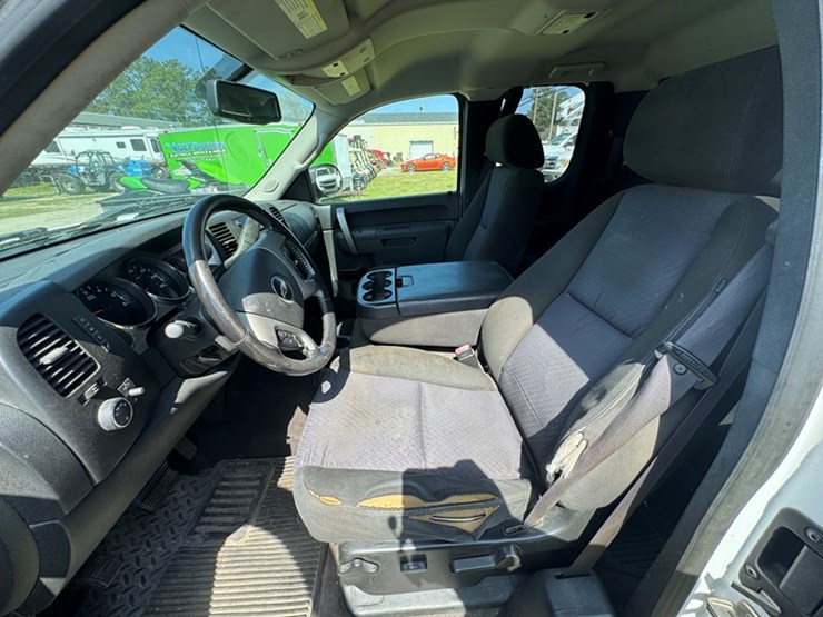 2010-chevrolet-silverado-1500-image-5