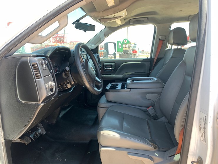 2022-chevrolet-silverado-6500hd-image-10