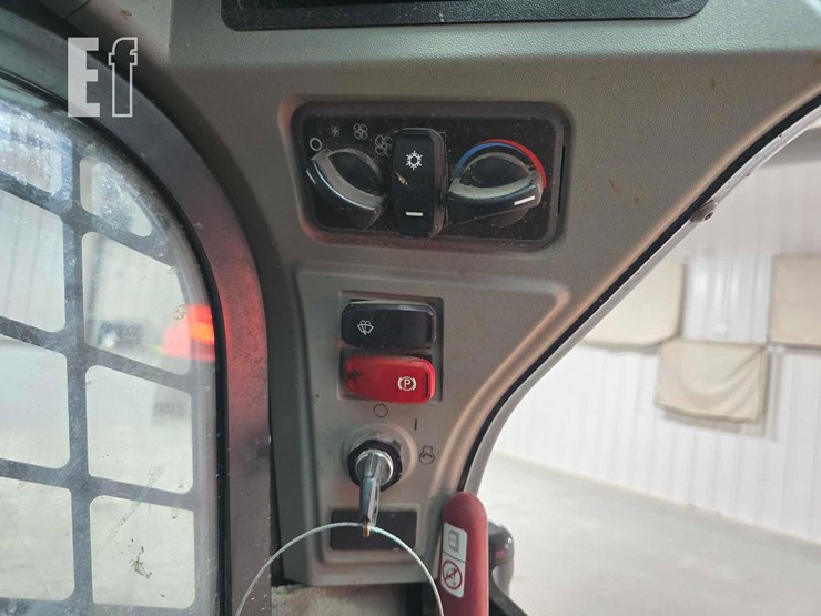 caterpillar-262d3-image-17