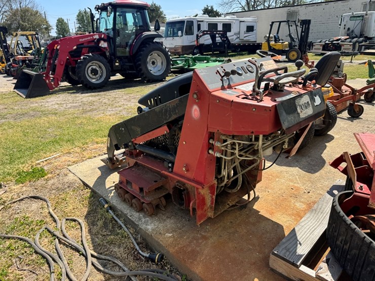 salvage-toro-track-loader-taken-apart-and-we-have-no-history-on-it.-image-4