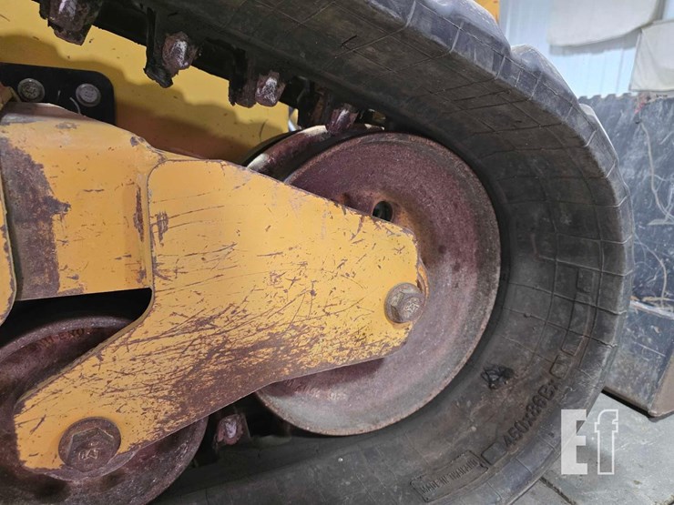 2022-caterpillar-289d3-image-32