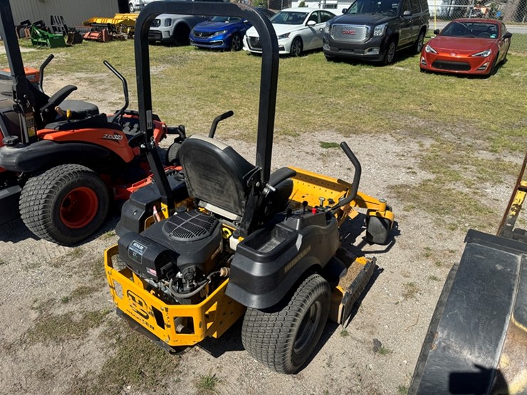 hustler-fastrak-gas-zero-turn-lawn-mower-54"-deck,-132-hours-showing-image-3