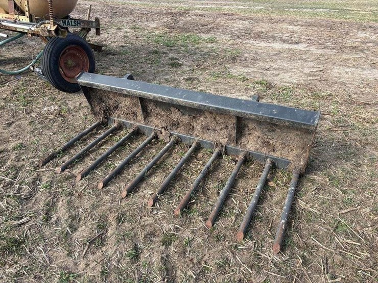 cid-loader-6'-manure-bucket-image-1