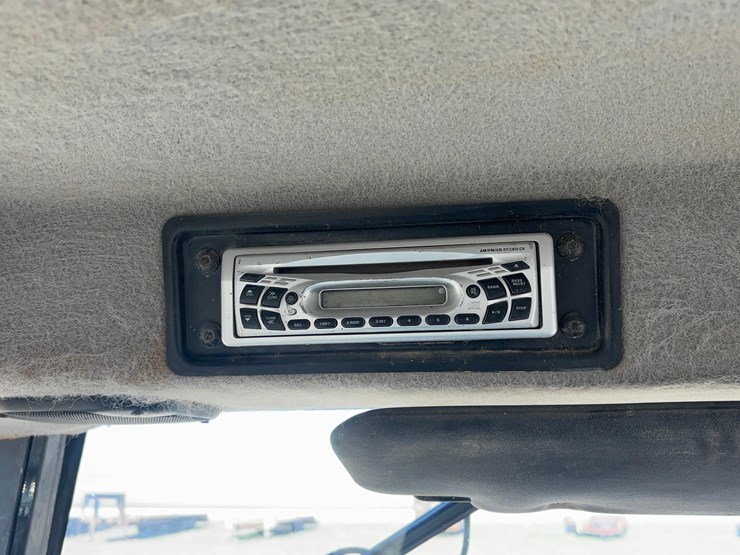 caterpillar-420d-image-13