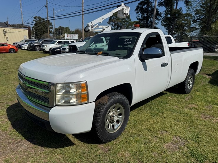 2008-chevrolet-silverado-1500-image-1