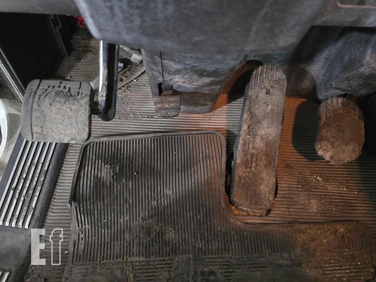 2012-kenworth-t800-image-13