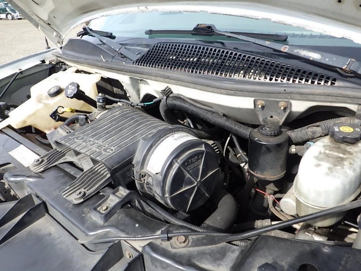 2003-chevrolet-3500-image-14