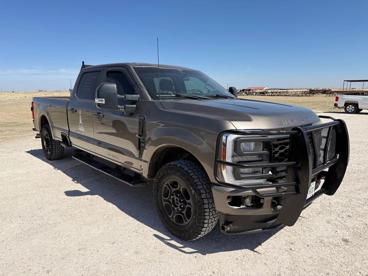 2023-ford-f250-image-4