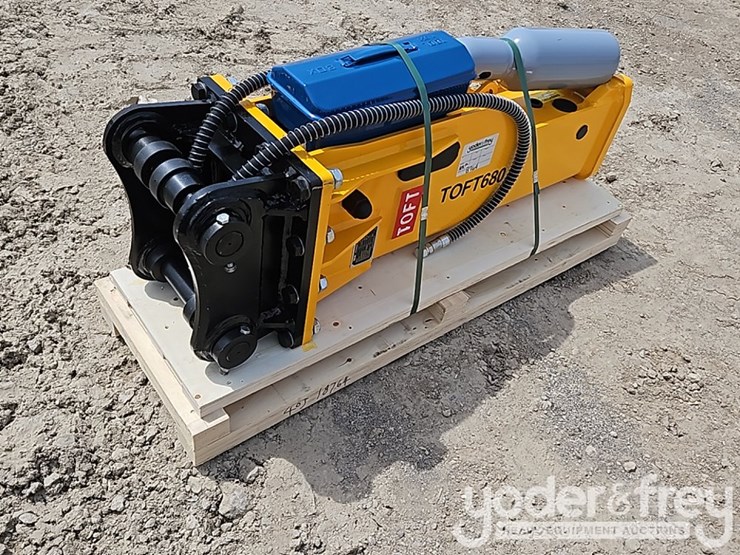 2025-caterpillar-305-image-4