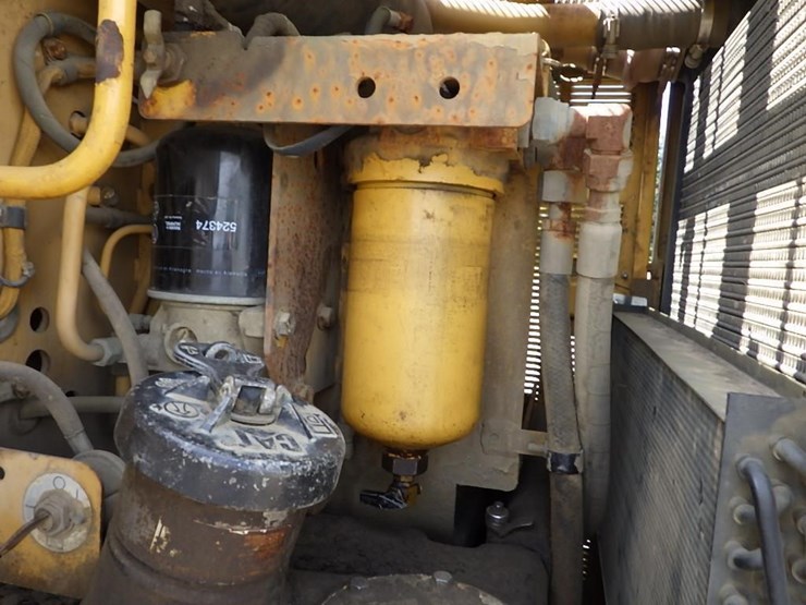 caterpillar-140h-image-15