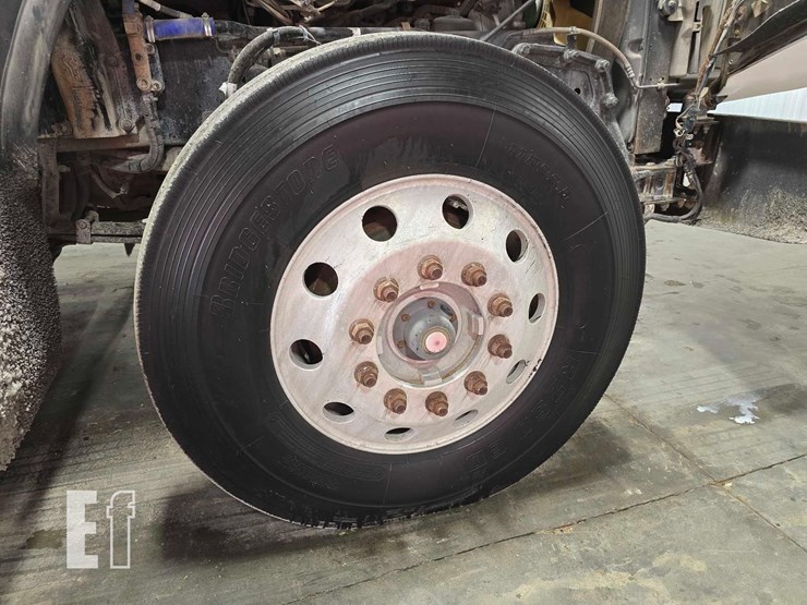 2012-kenworth-t800-image-21