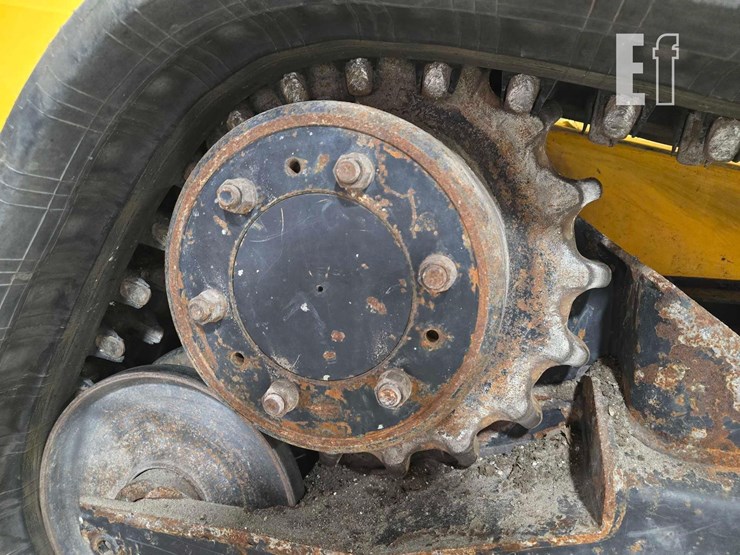 2021-jcb-3ts-8t-image-30