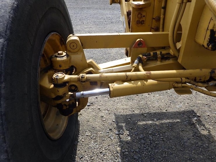 caterpillar-140h-image-30