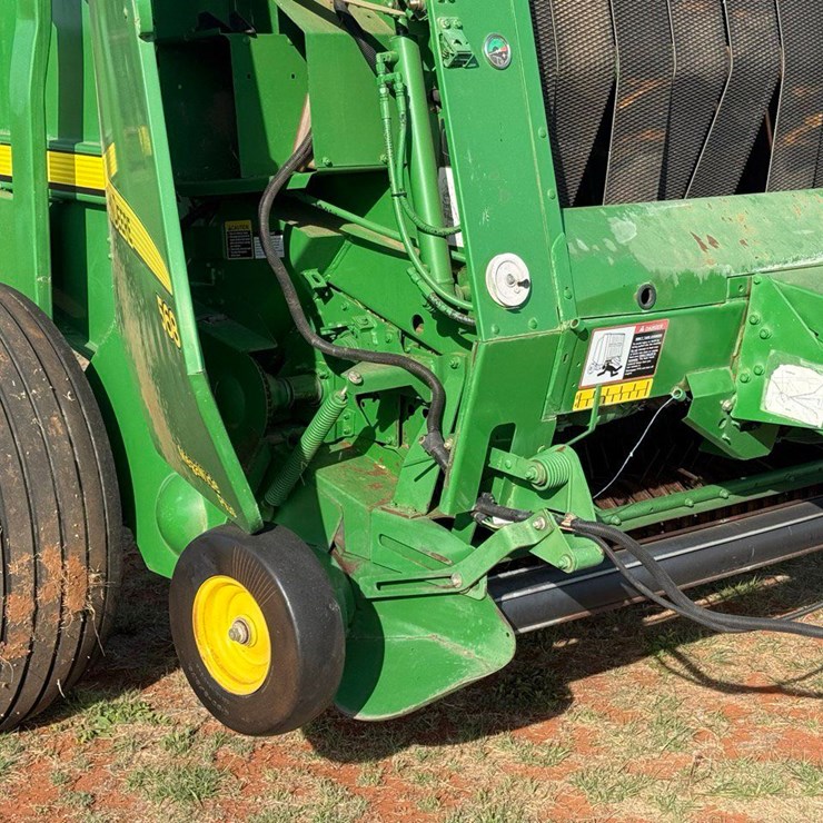 JOHN DEERE 568