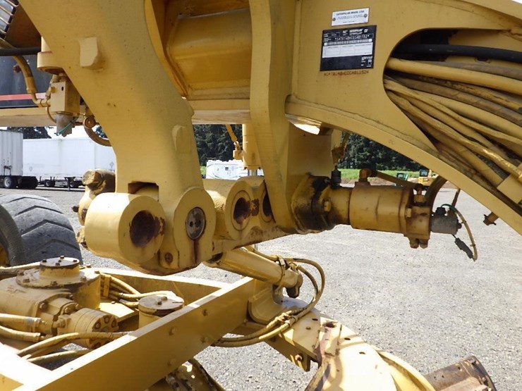 caterpillar-140h-image-23