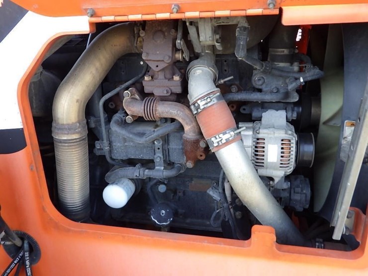 2014-jlg-6042-telescopic-reach-lift-image-14