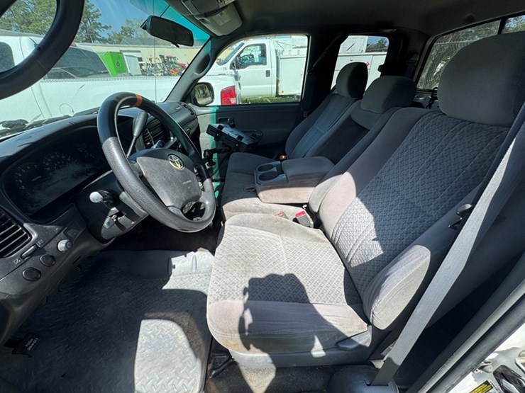 2006-toyota-tundra-sr5-image-5